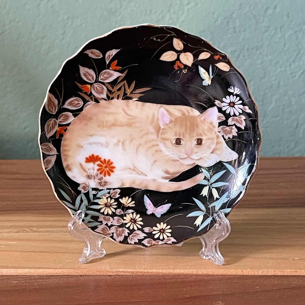 Small decorative plate 3.75 Inches Hand painted 1984